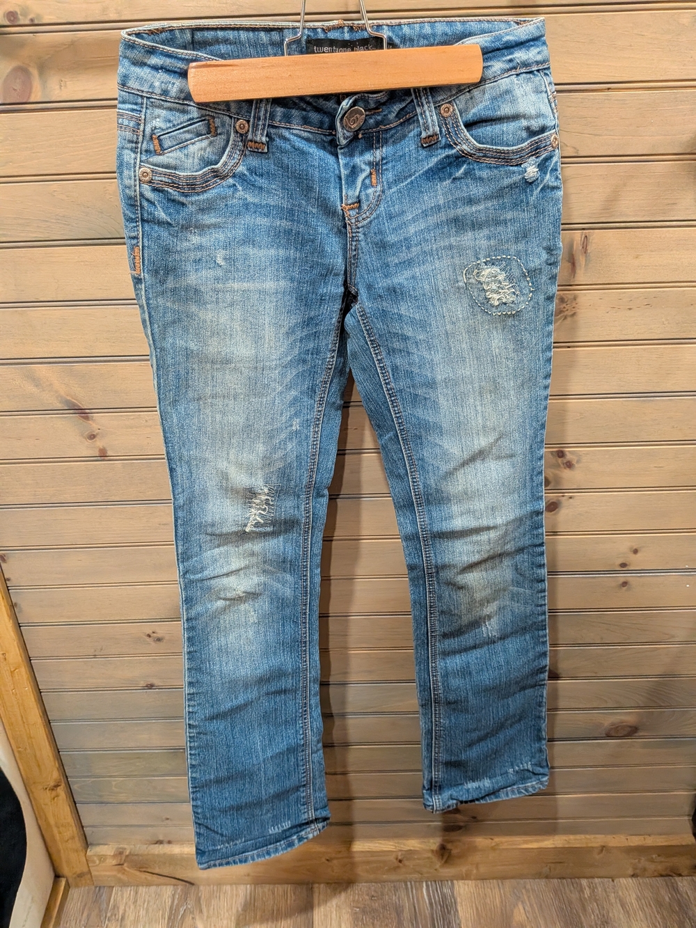 Forever 21 Women's Light Blue Distressed Straight Leg Jeans